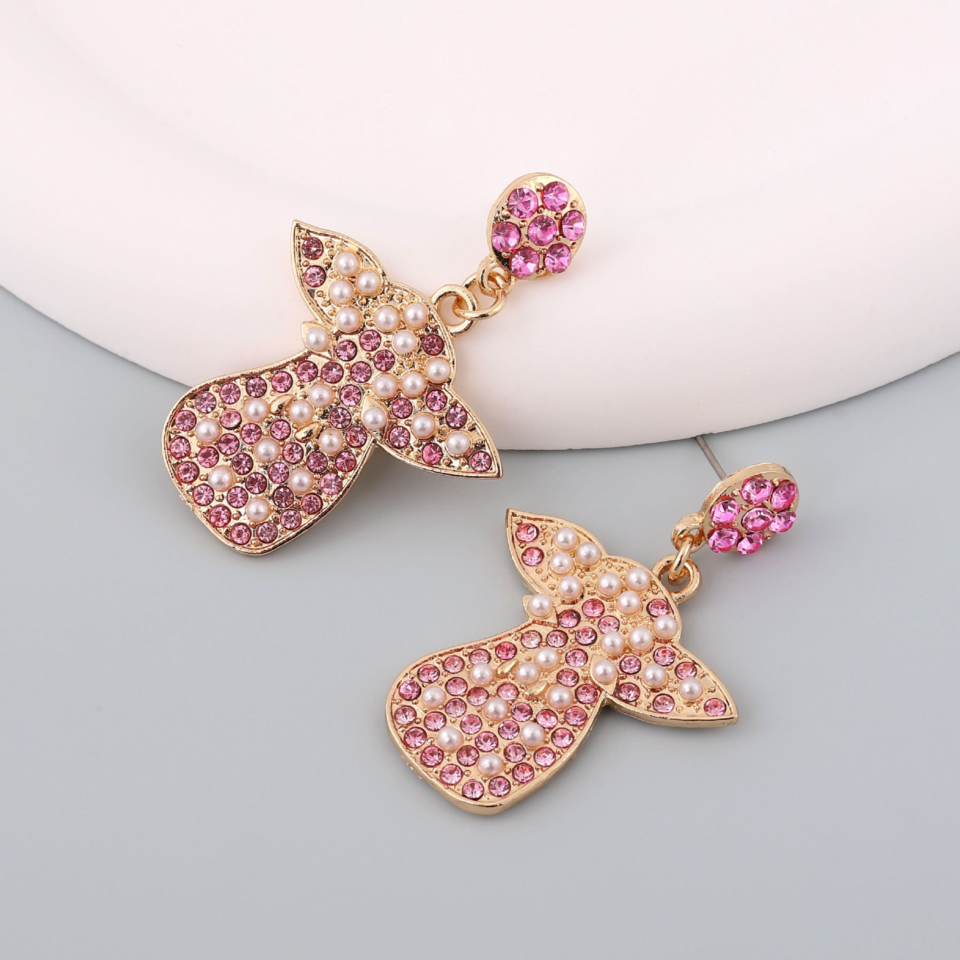 Beautiful Pearl Earring with Unique Style