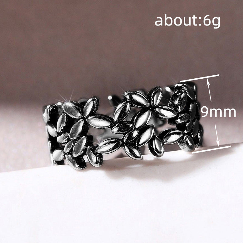 Classic Silver Ring with Timeless Appeal