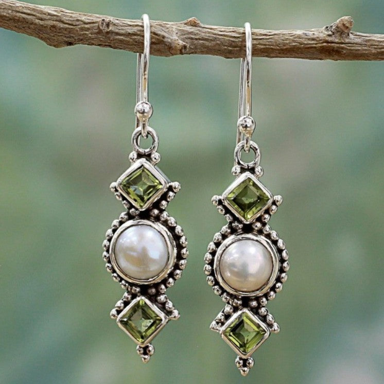Charming Pearl Earring for Any Occasion