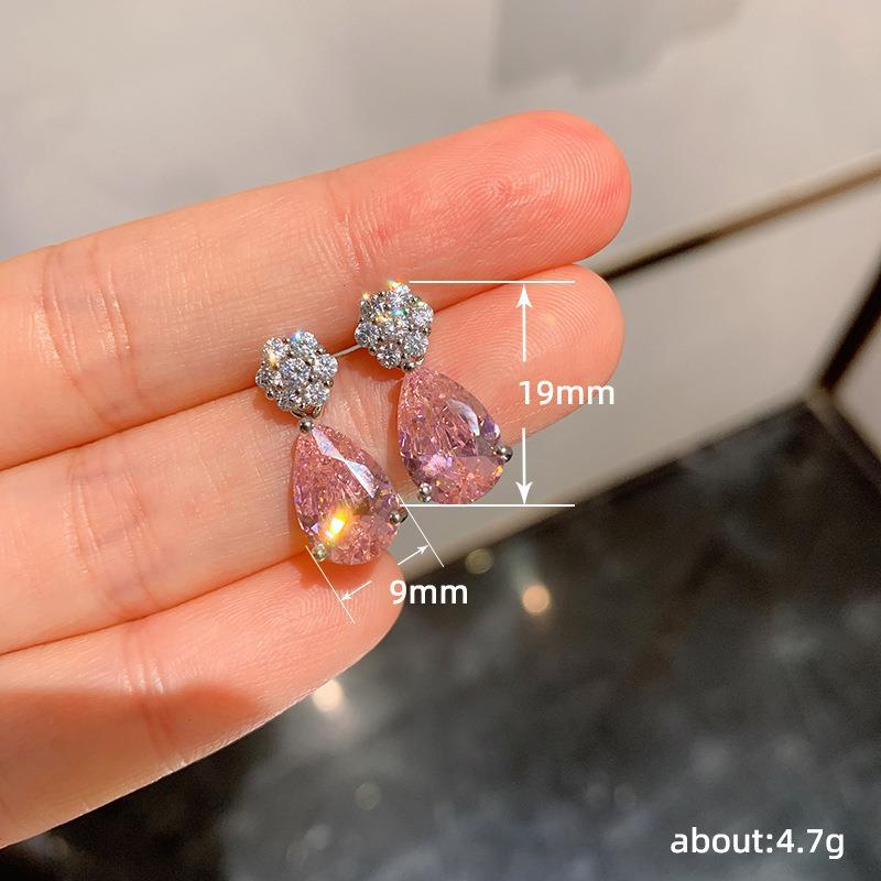 Charming Earring for Any Occasion