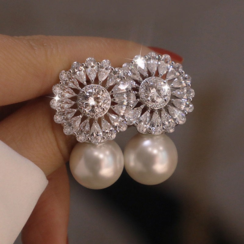 Charming Pearl Earring for Any Occasion