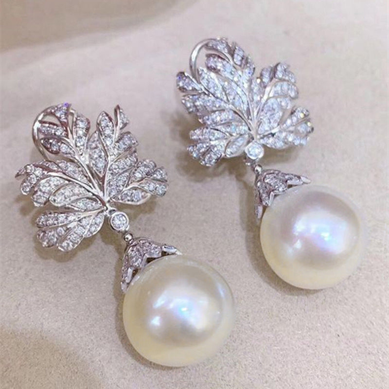 Beautiful Pearl Earring with Unique Style