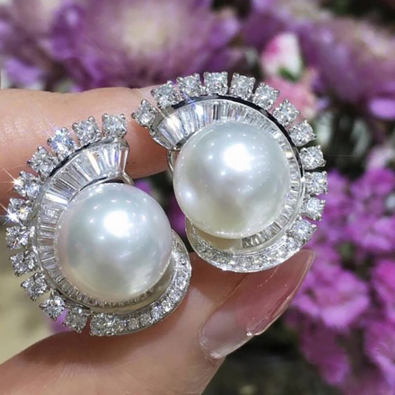 Charming Pearl Earring for Any Occasion