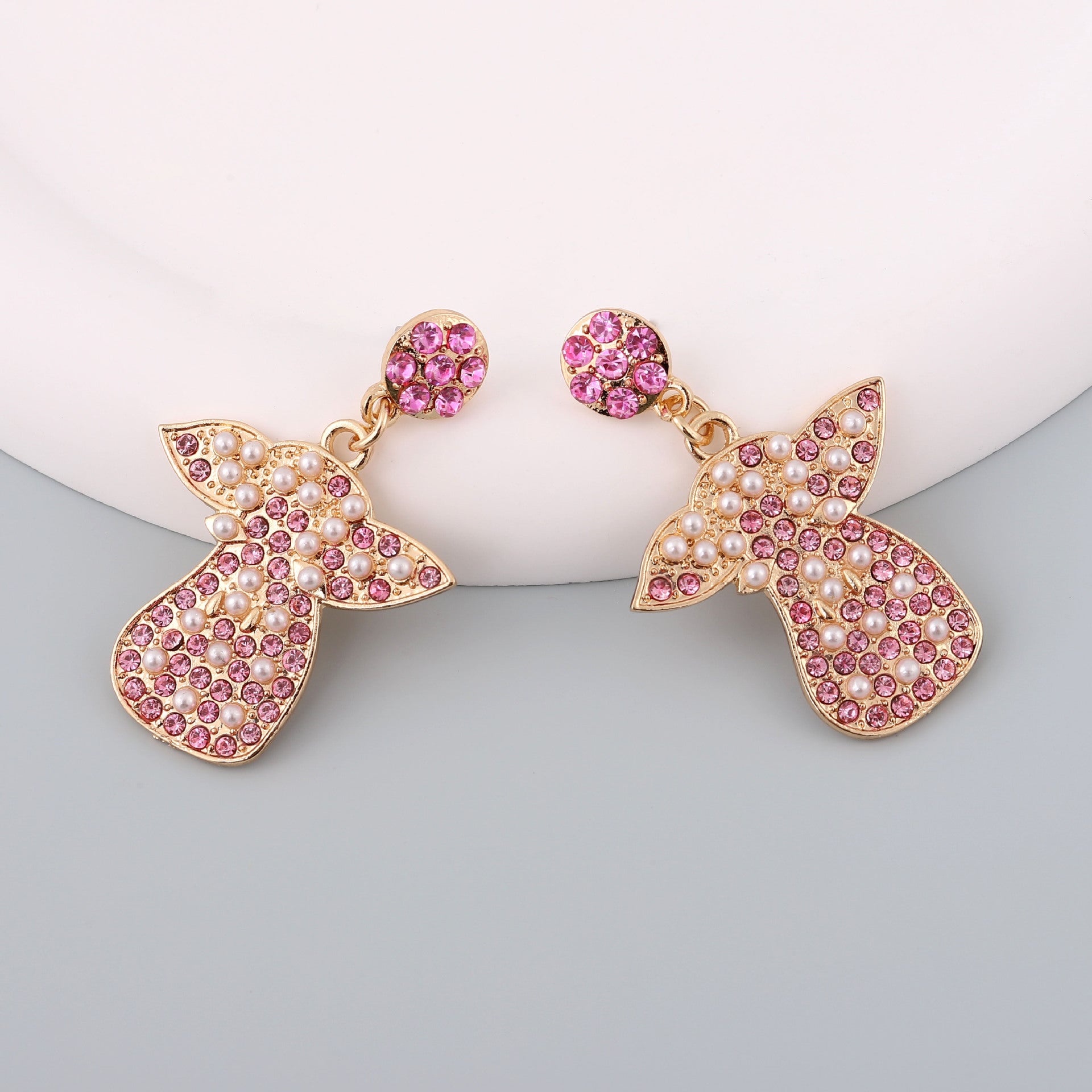 Beautiful Pearl Earring with Unique Style