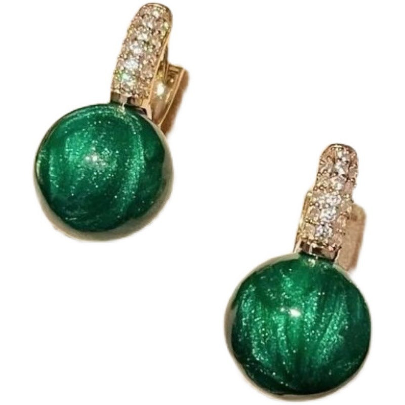 Charming Pearl Earring for Any Occasion