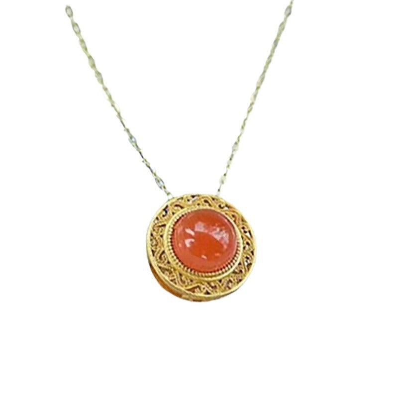 Beautiful Gold Necklace with Unique Style