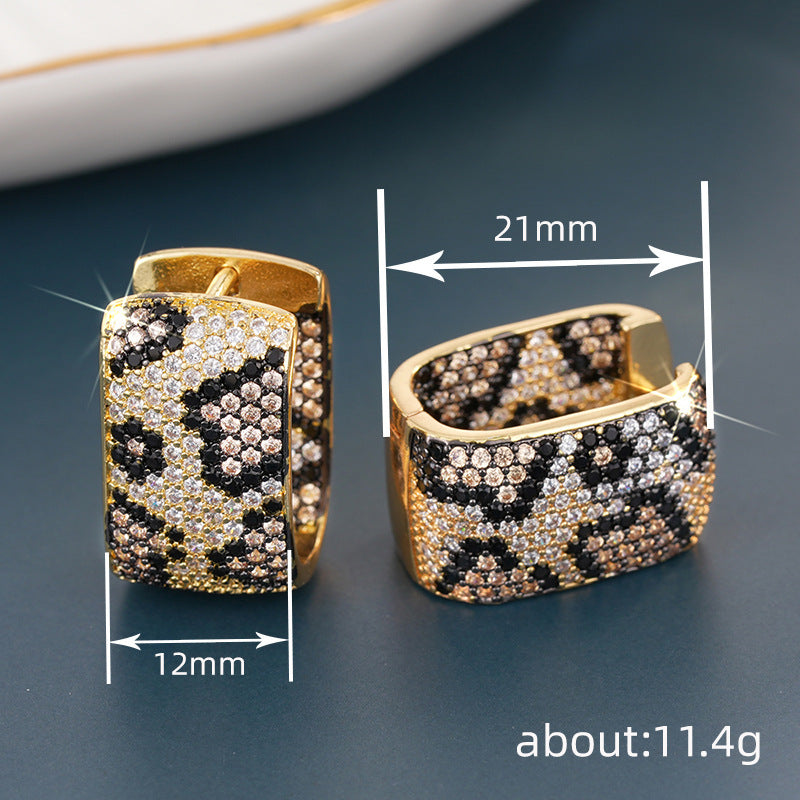 A Stunning Earring for Daily Wear