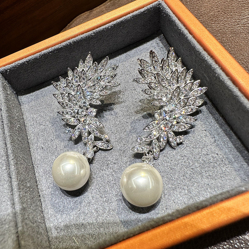 Charming Pearl Earring for Any Occasion