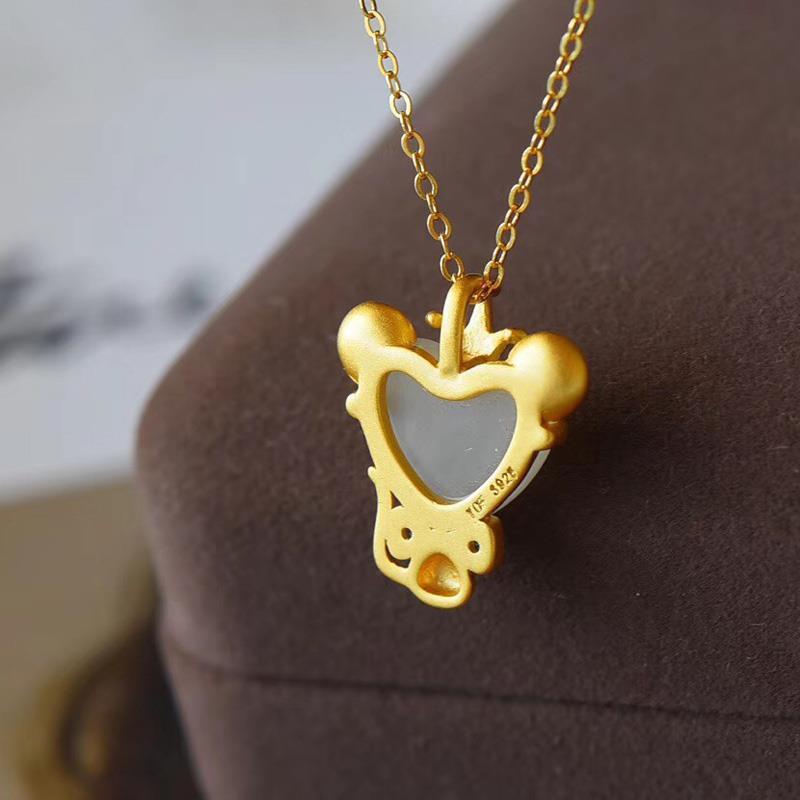 Beautiful Gold Necklace with Unique Style