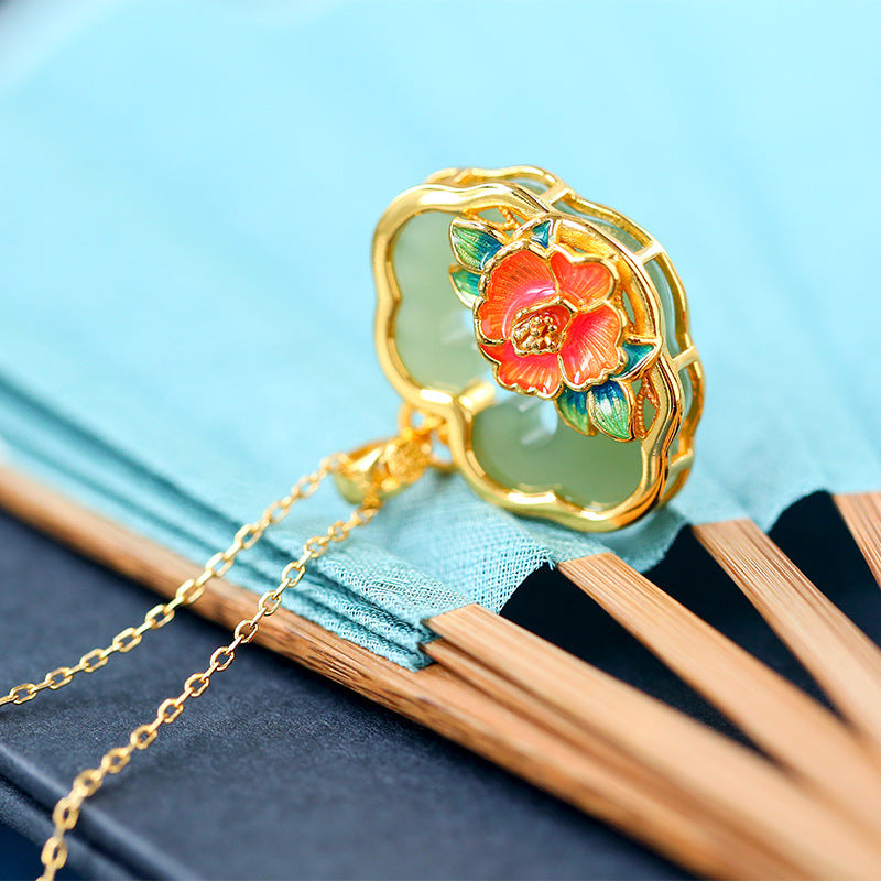 Beautiful Gold Necklace with Unique Style