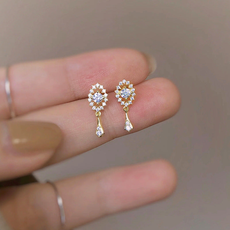Charming Earring for Any Occasion