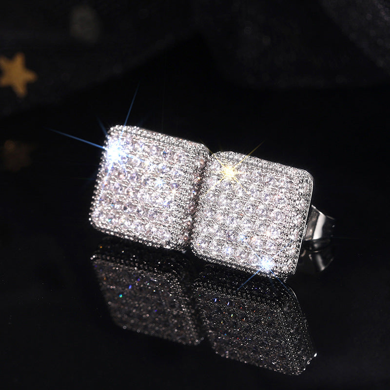 Charming Earring for Any Occasion