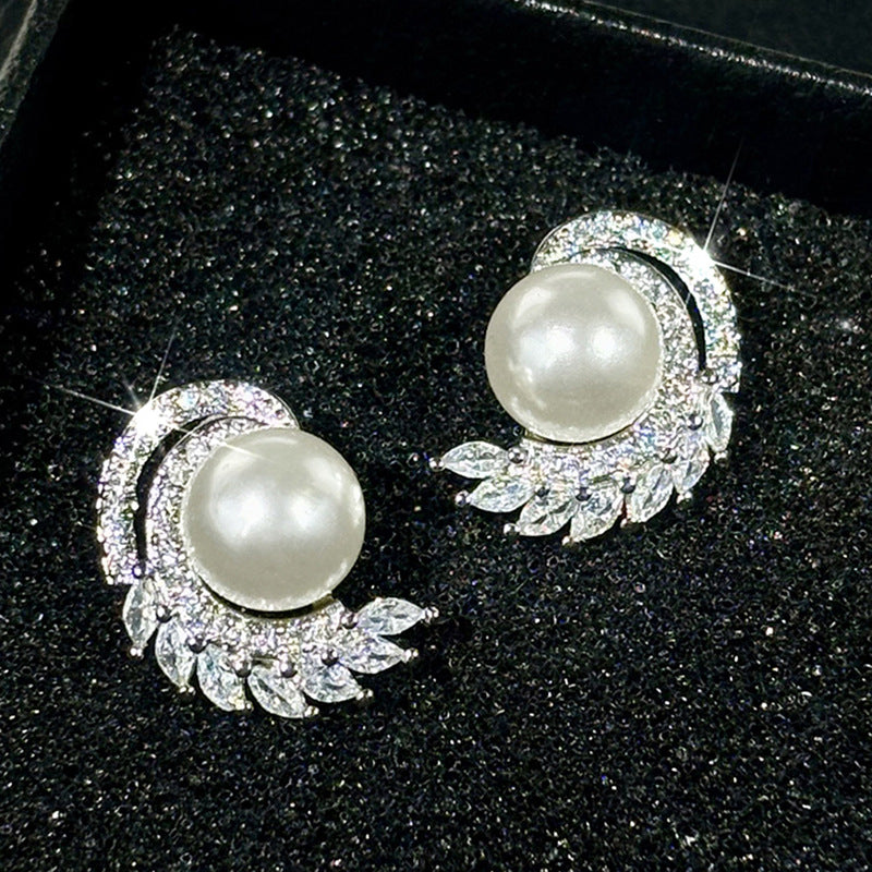 Charming Pearl Earring for Any Occasion
