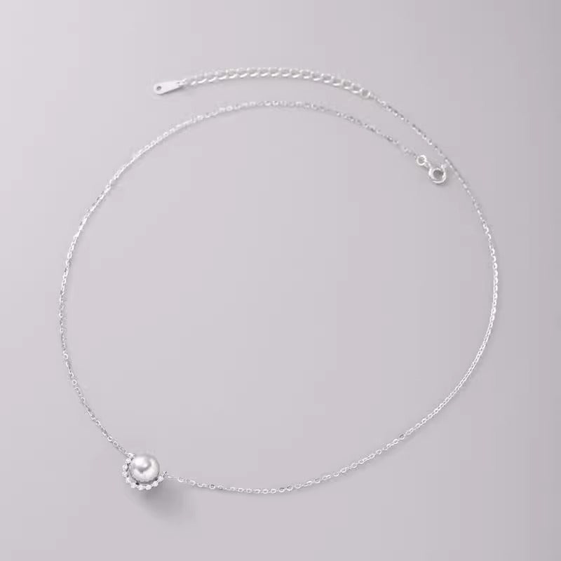 Beautiful Pearl Necklace with Unique Style