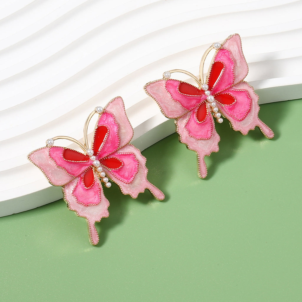 Beautiful Pearl Earring with Unique Style