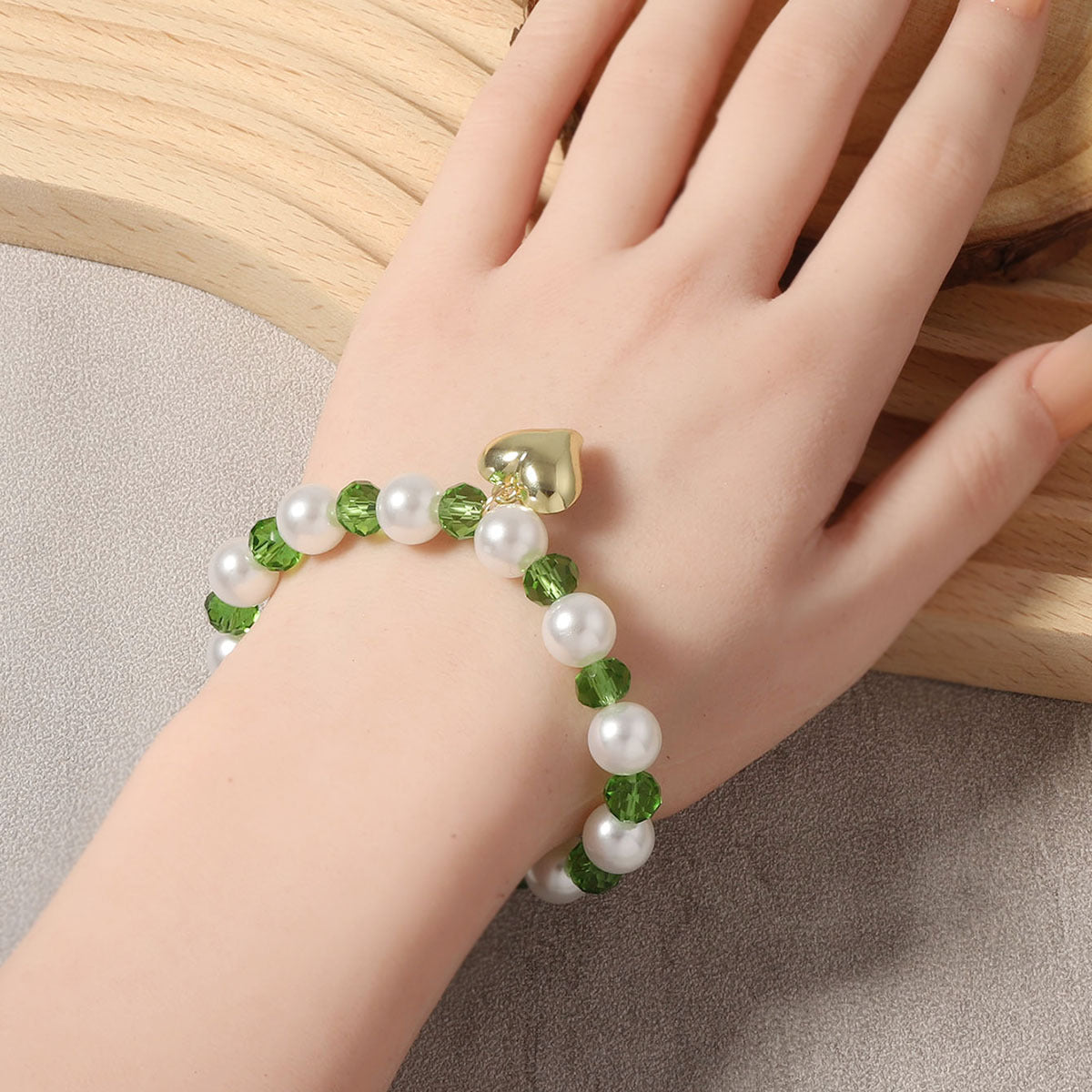 Beautiful Pearl Necklace with Unique Style