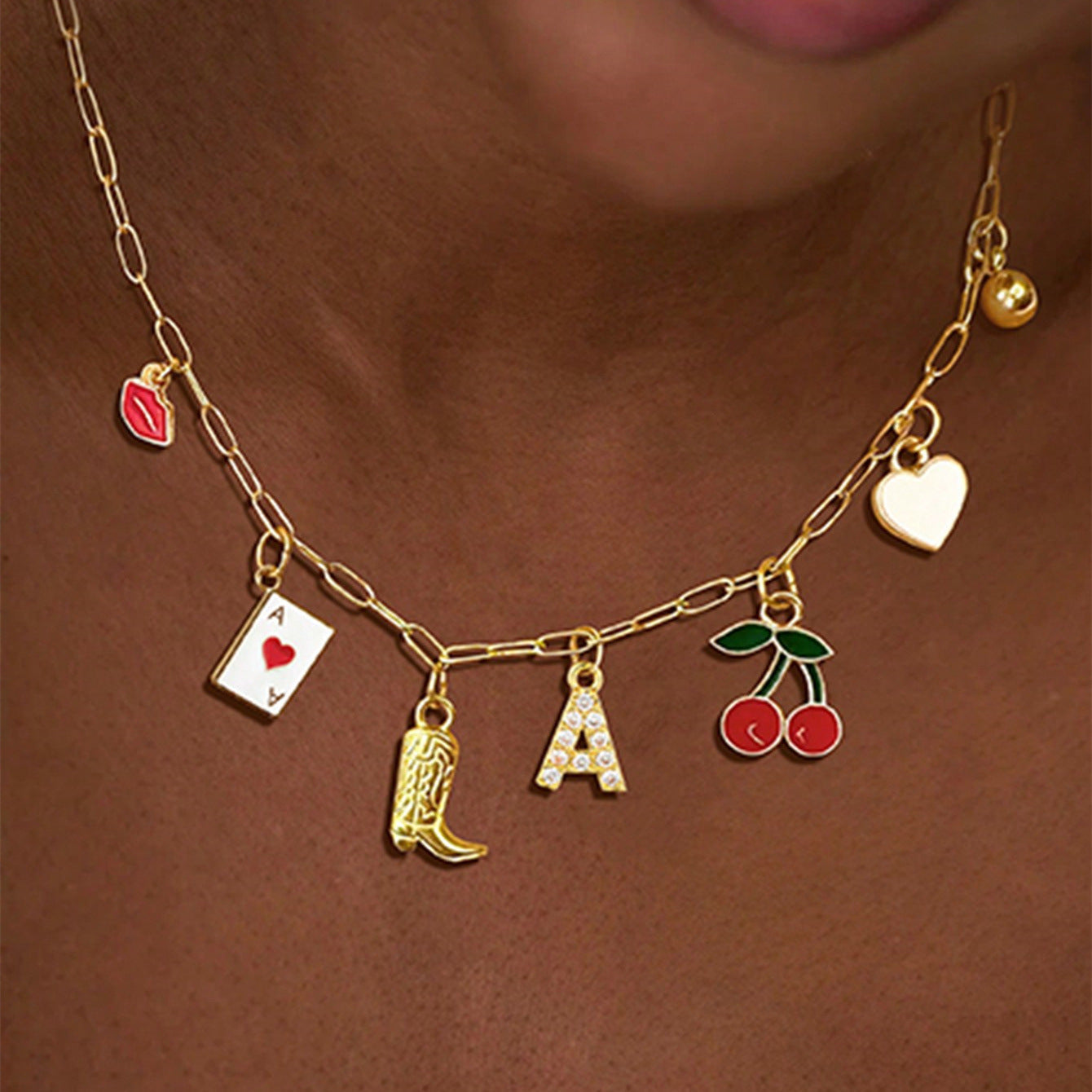 A Beautiful Necklace with Unique Style