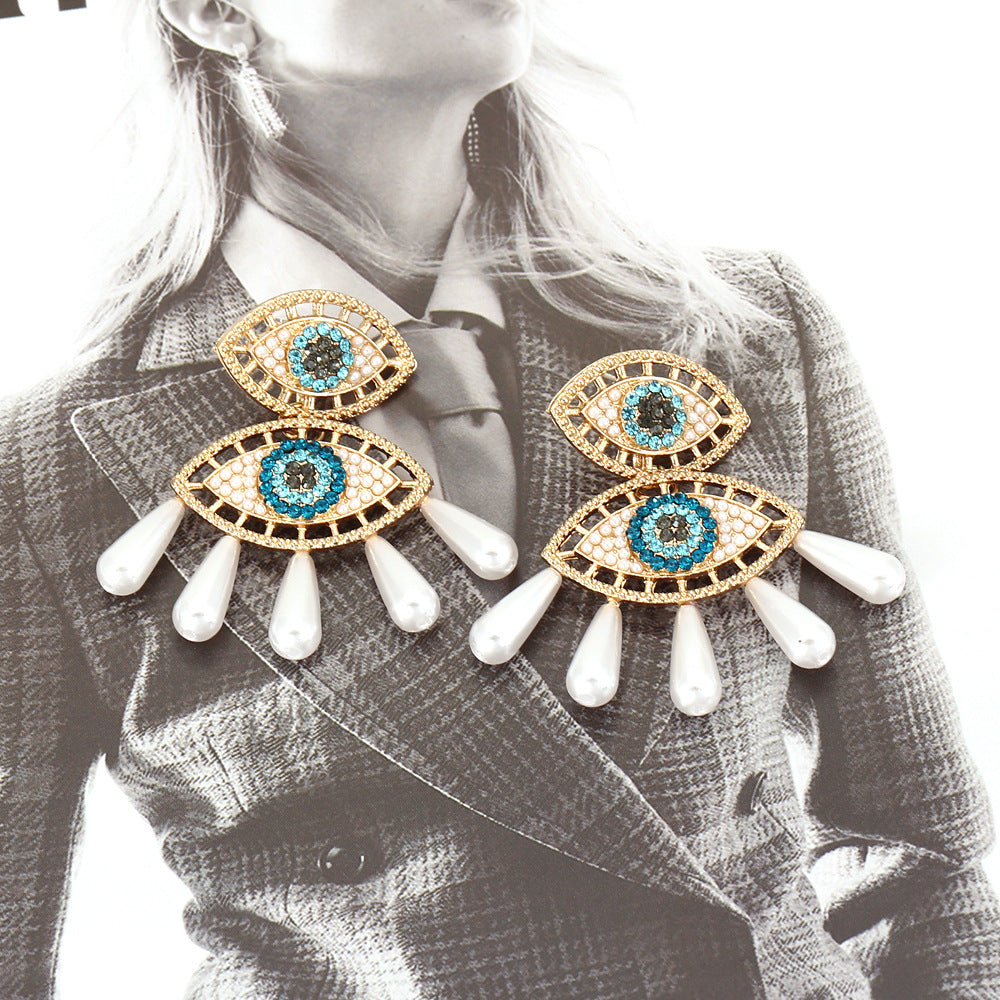 Stunning Pearl Earring for Daily Wear