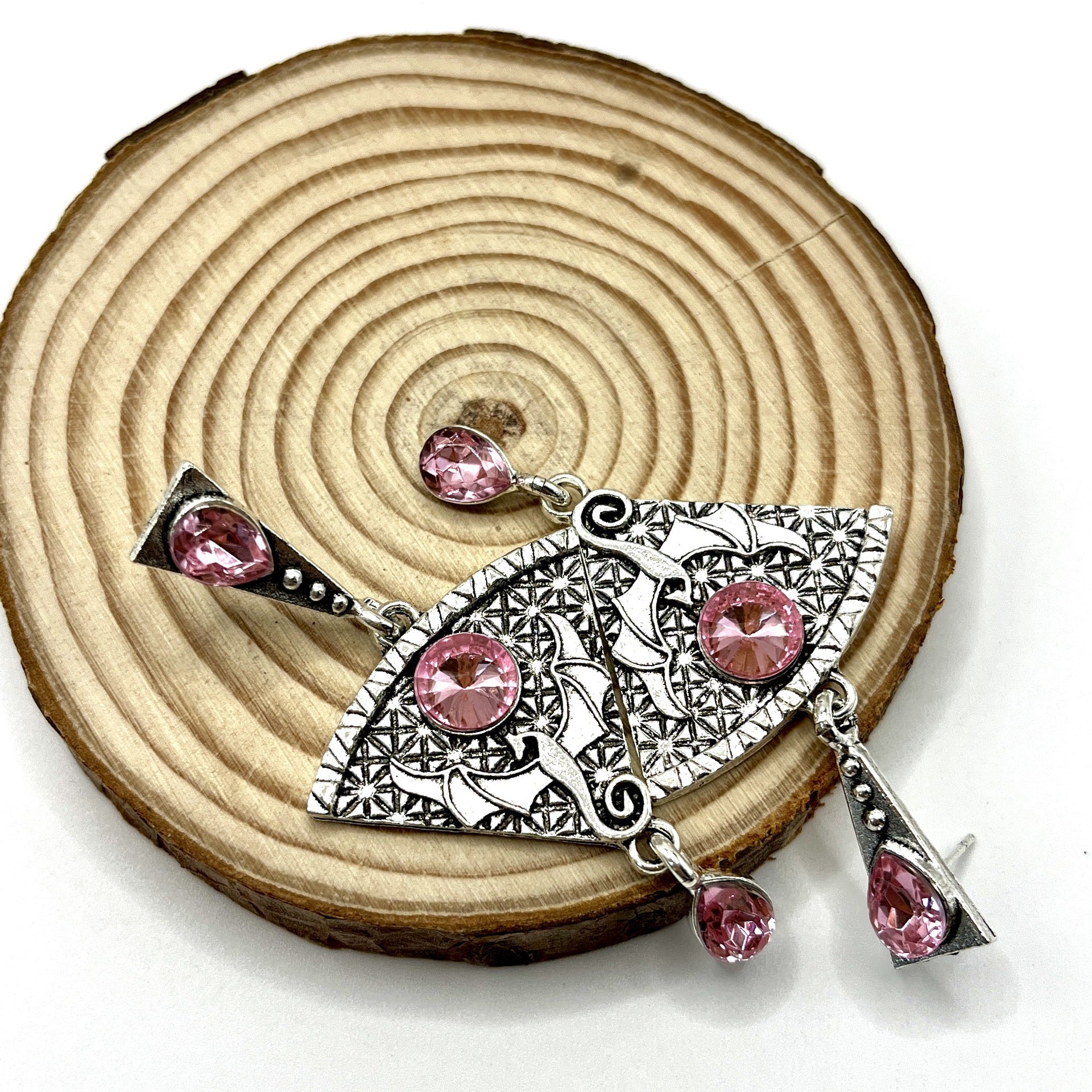 Classic Earring with Timeless Appeal