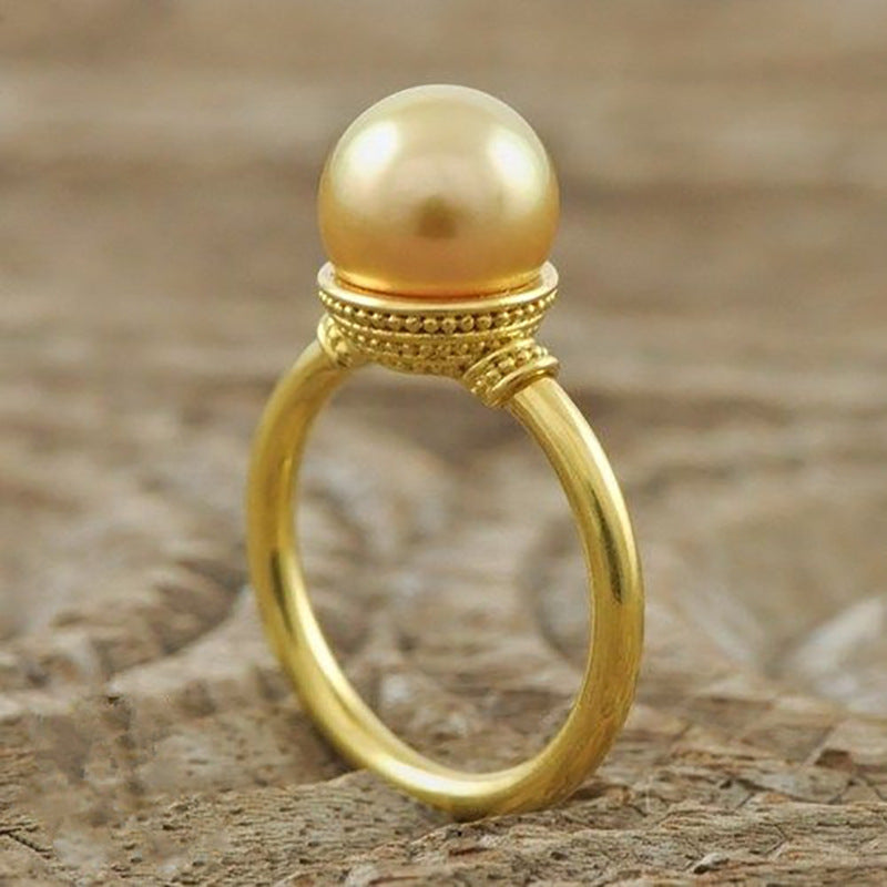 Beautiful Pearl Ring with Unique Style