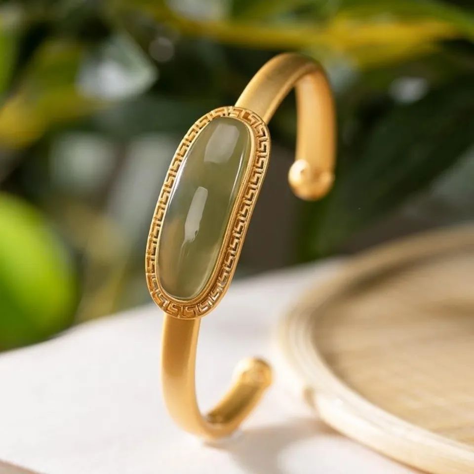 Beautiful Gold Bracelet with Unique Style