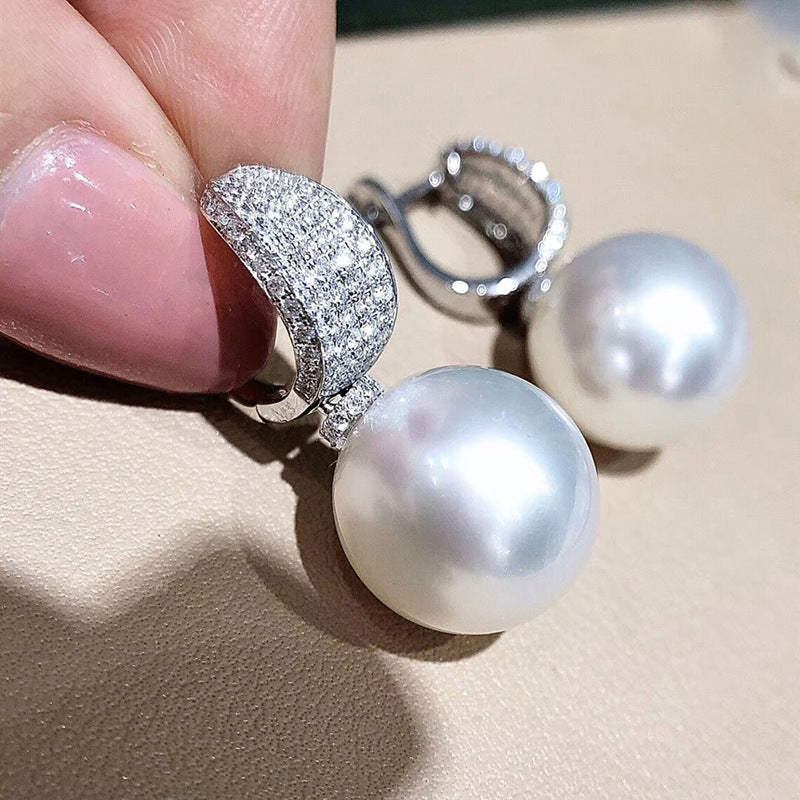 Charming Pearl Earring for Any Occasion