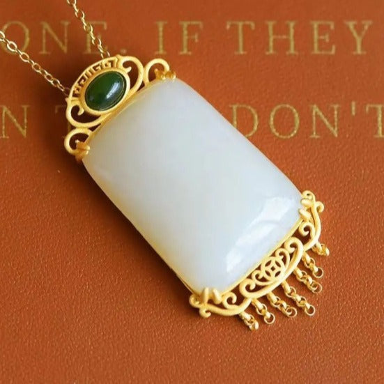 Beautiful Gold Necklace with Unique Style