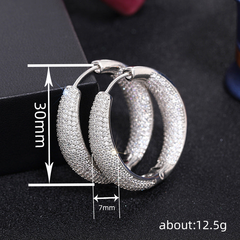 Charming Earring for Any Occasion