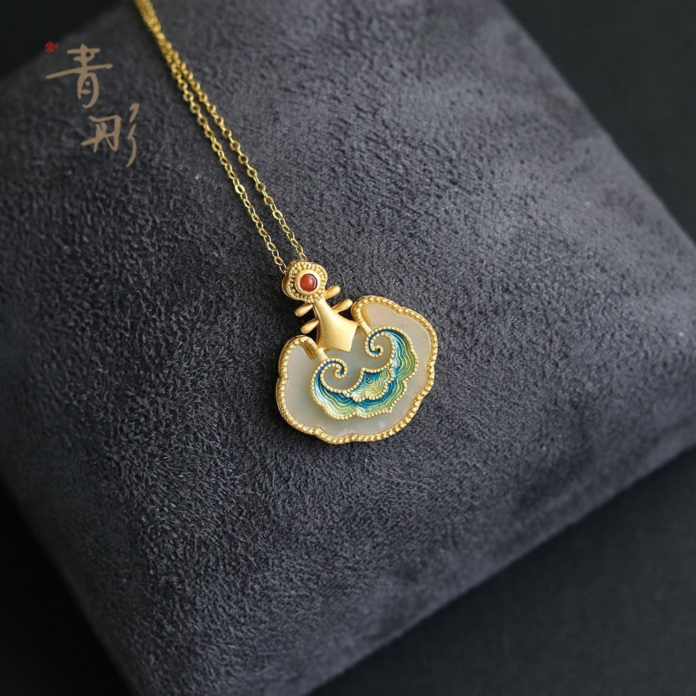 Beautiful Gold Necklace with Unique Style