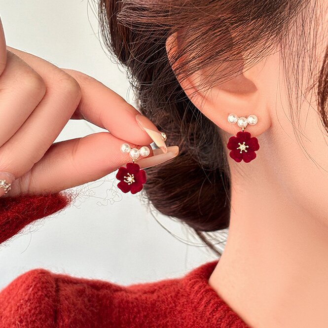 Beautiful Pearl Set with Unique Style