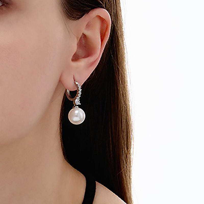 Charming Pearl Earring for Any Occasion