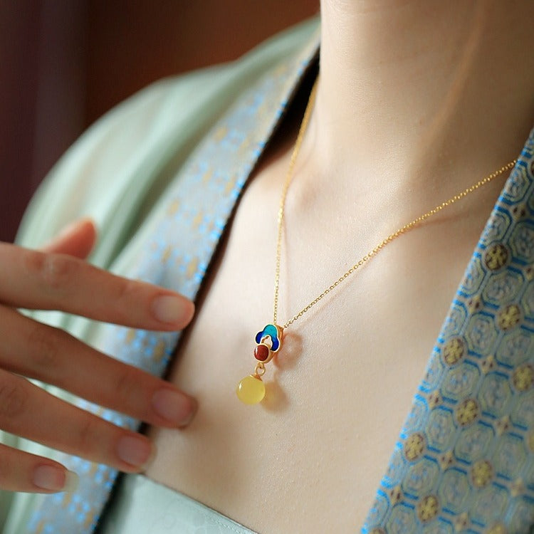 Beautiful Gold Necklace with Unique Style