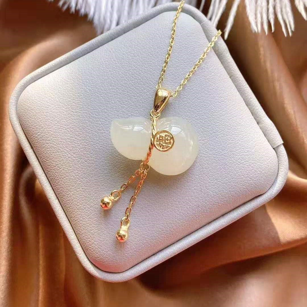 Beautiful Gold Necklace with Unique Style