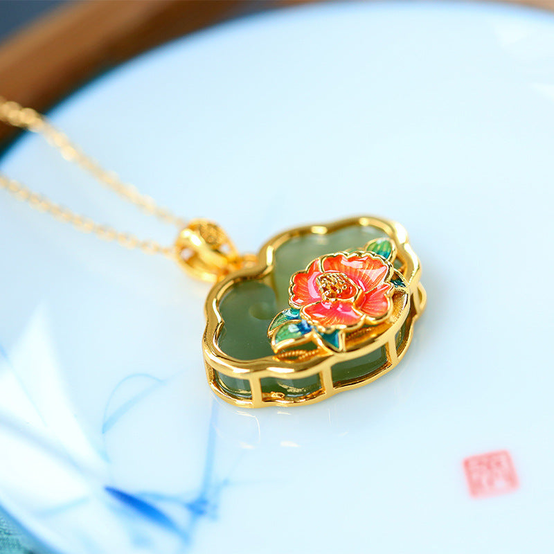 Beautiful Gold Necklace with Unique Style