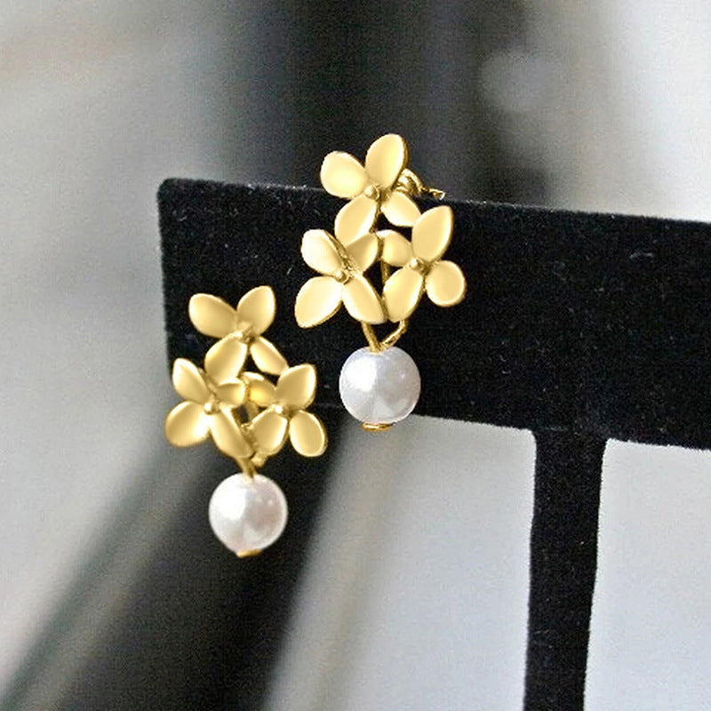 Charming Pearl Earring for Any Occasion