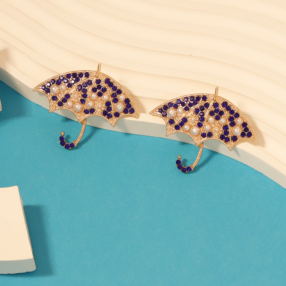 Charming Pearl Earring for Any Occasion