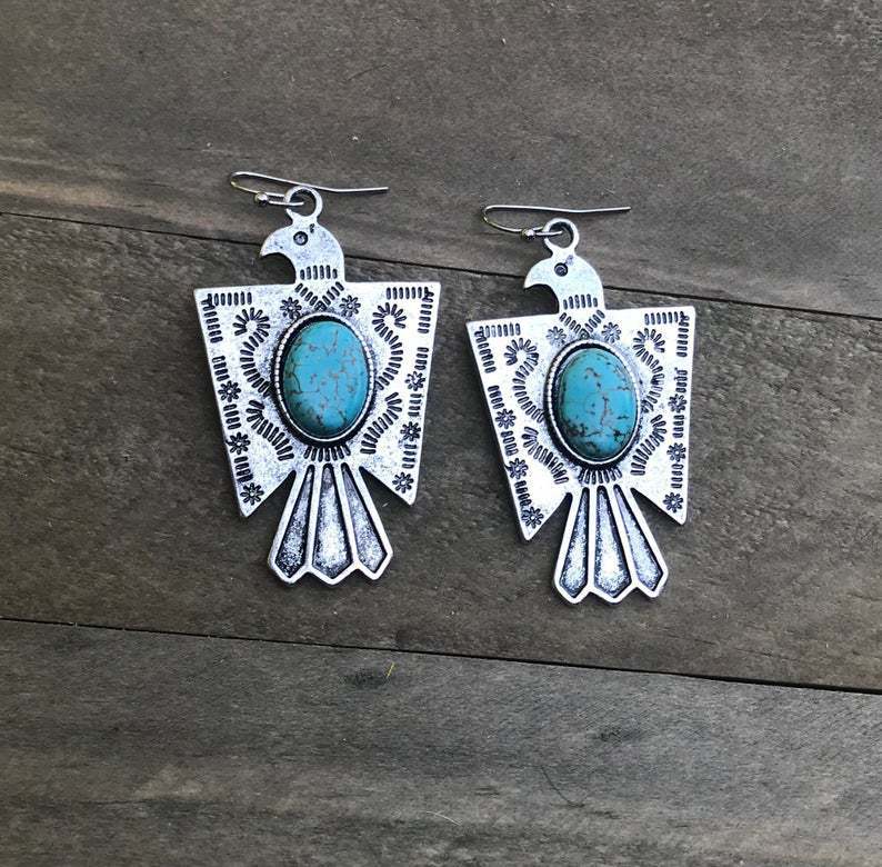 Charming Earring for Any Occasion