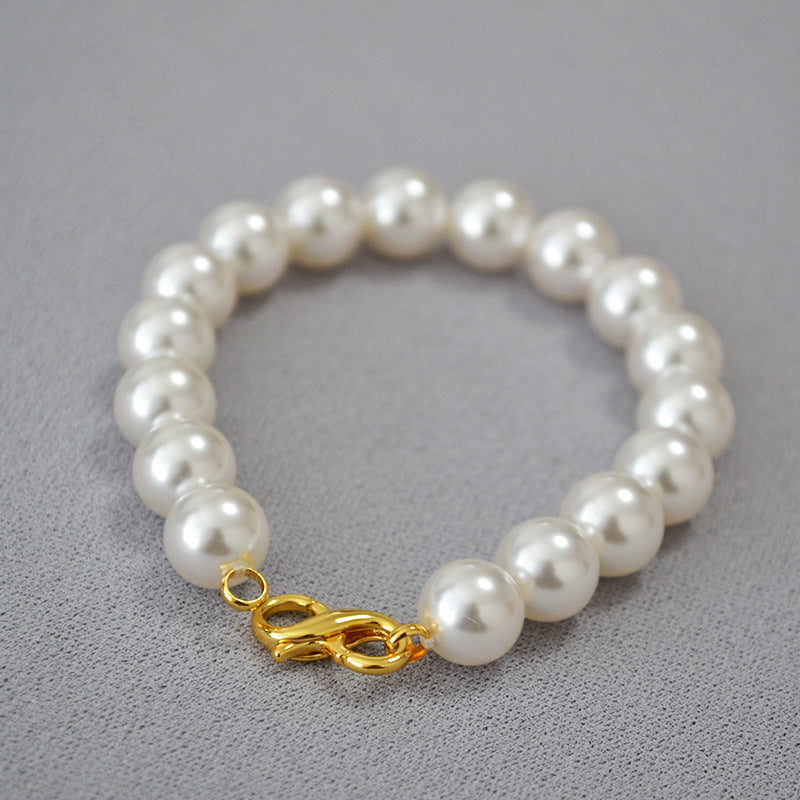 Beautiful Pearl Necklace with Unique Style