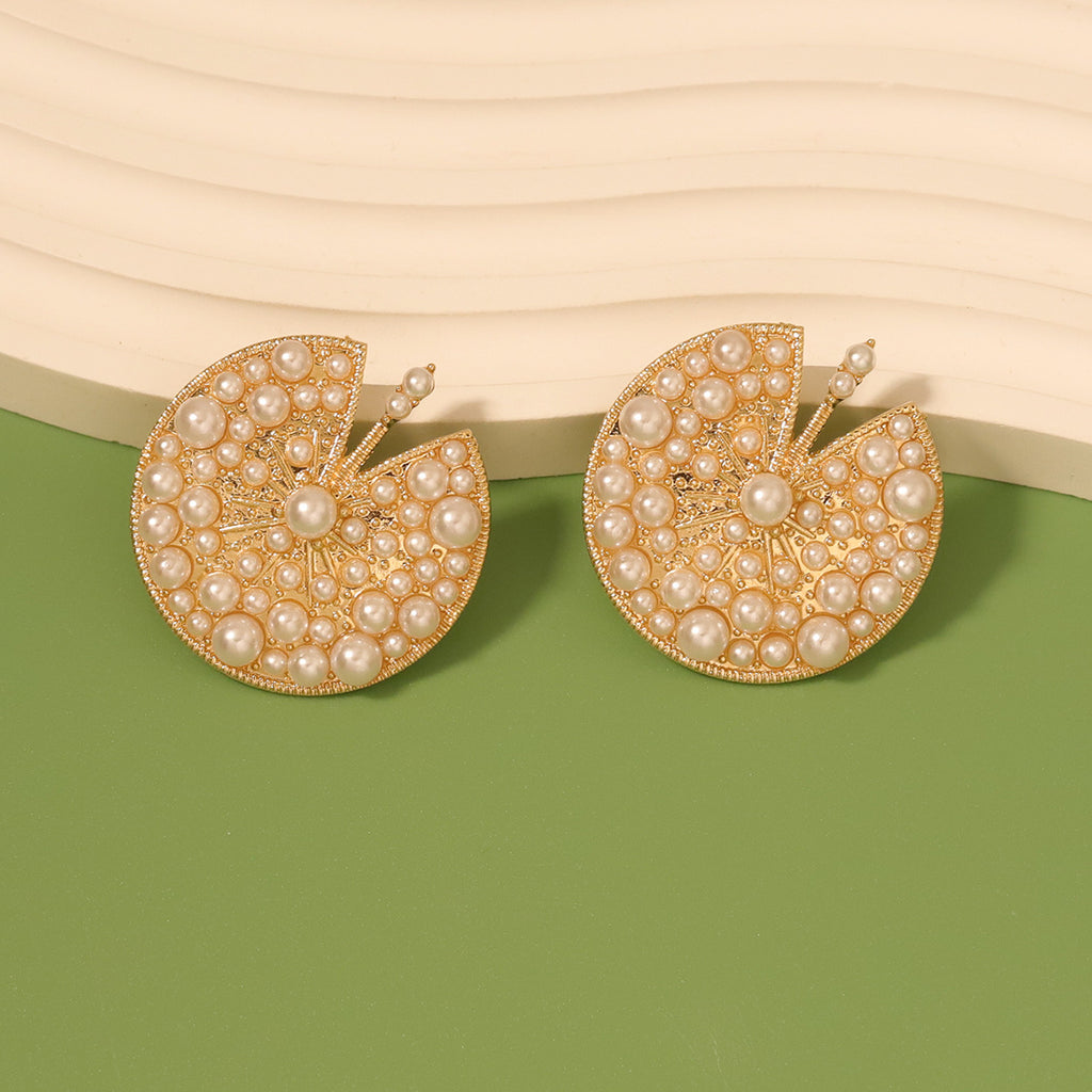 Beautiful Pearl Earring with Unique Style