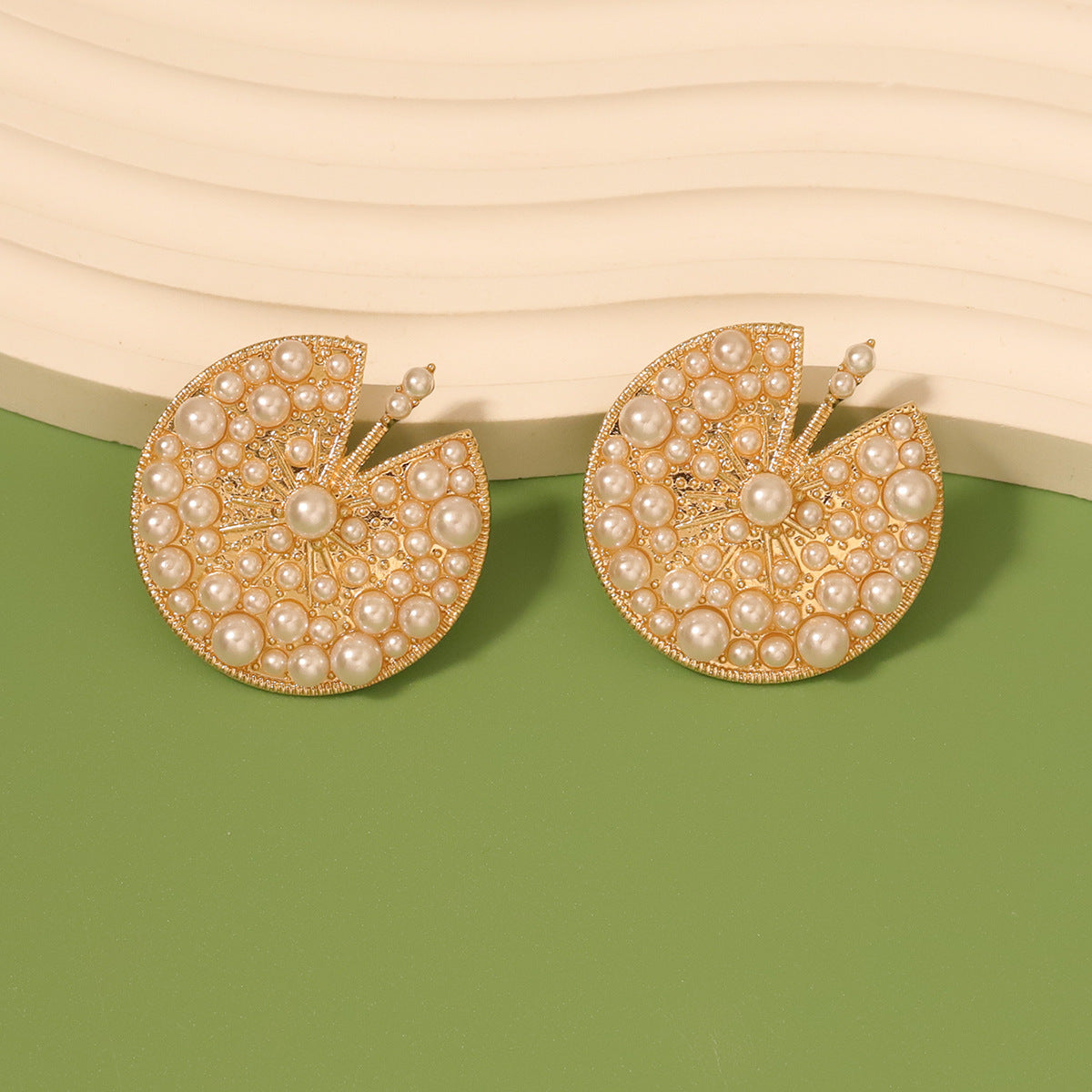 Beautiful Pearl Earring with Unique Style