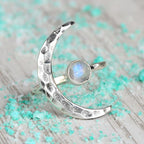 Beautiful Silver Bracelet with Unique Style