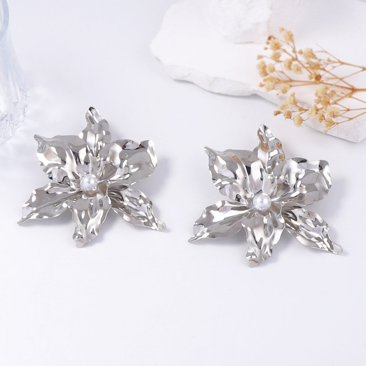 Charming Pearl Earring for Any Occasion