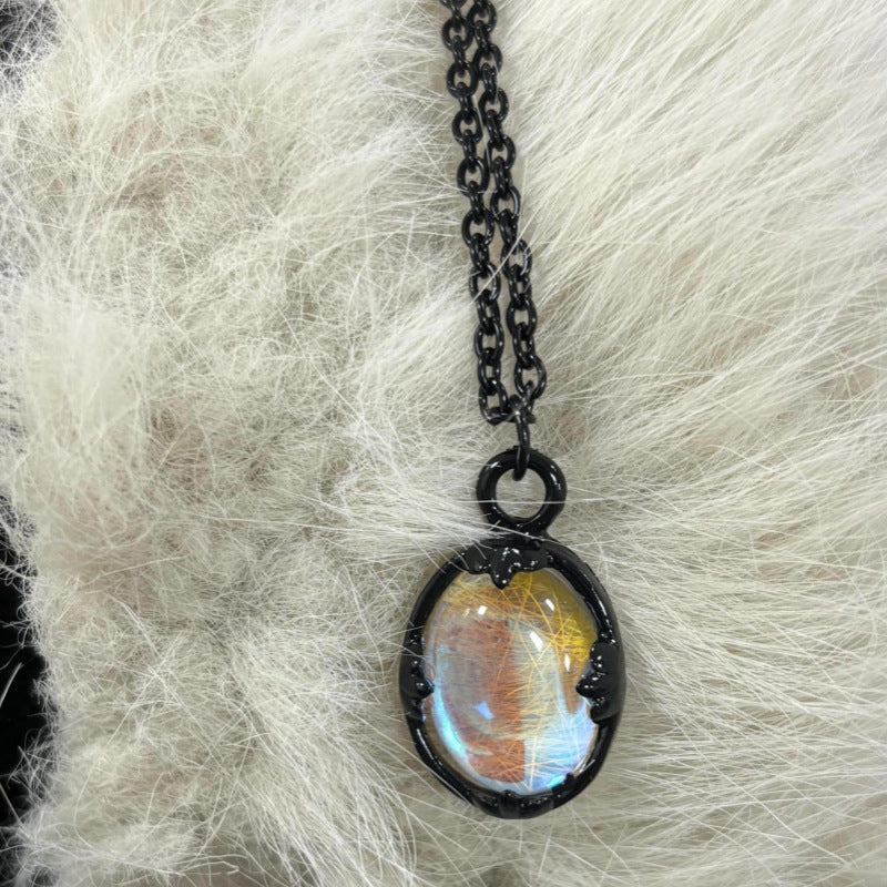 A Romantic Pendant for Special Moments