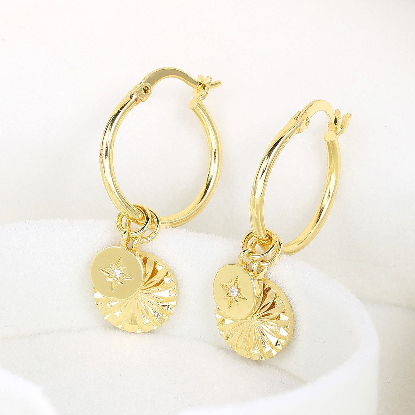 Charming Earring for Any Occasion