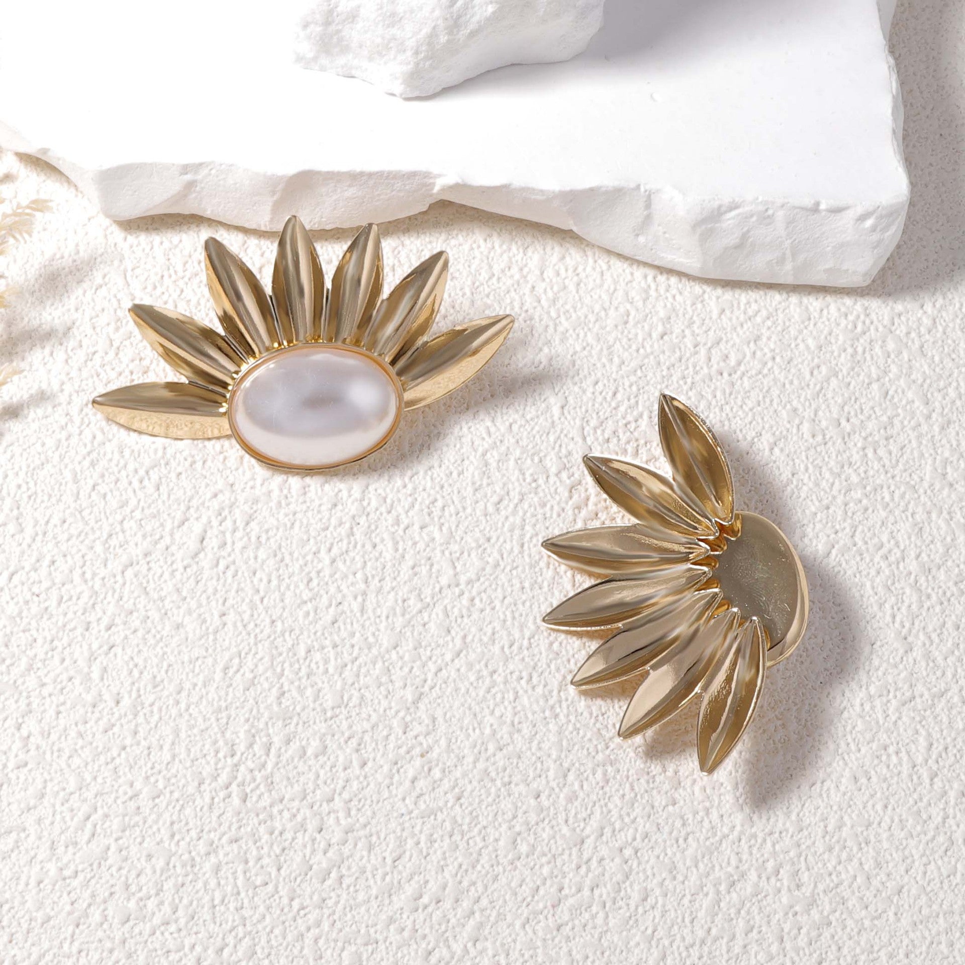 Beautiful Pearl Earring with Unique Style