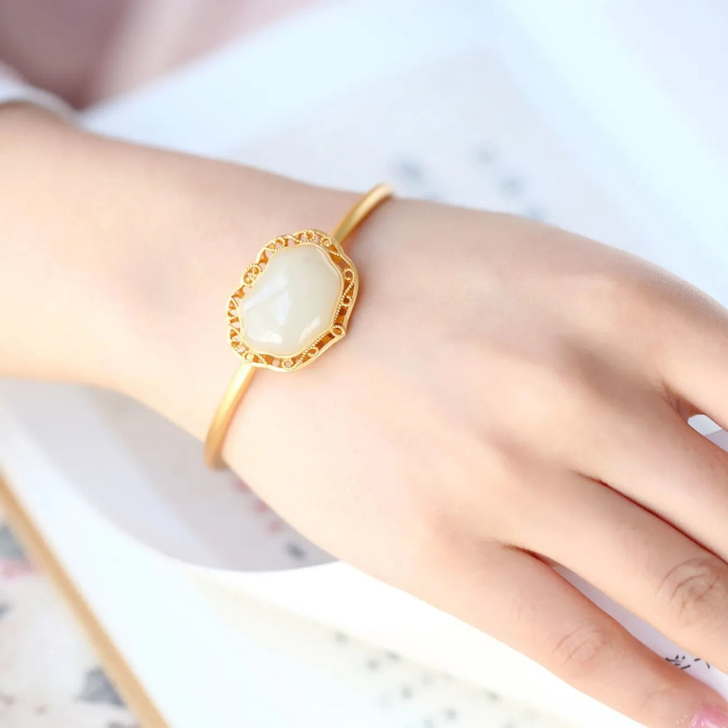 Beautiful Gold Bracelet with Unique Style