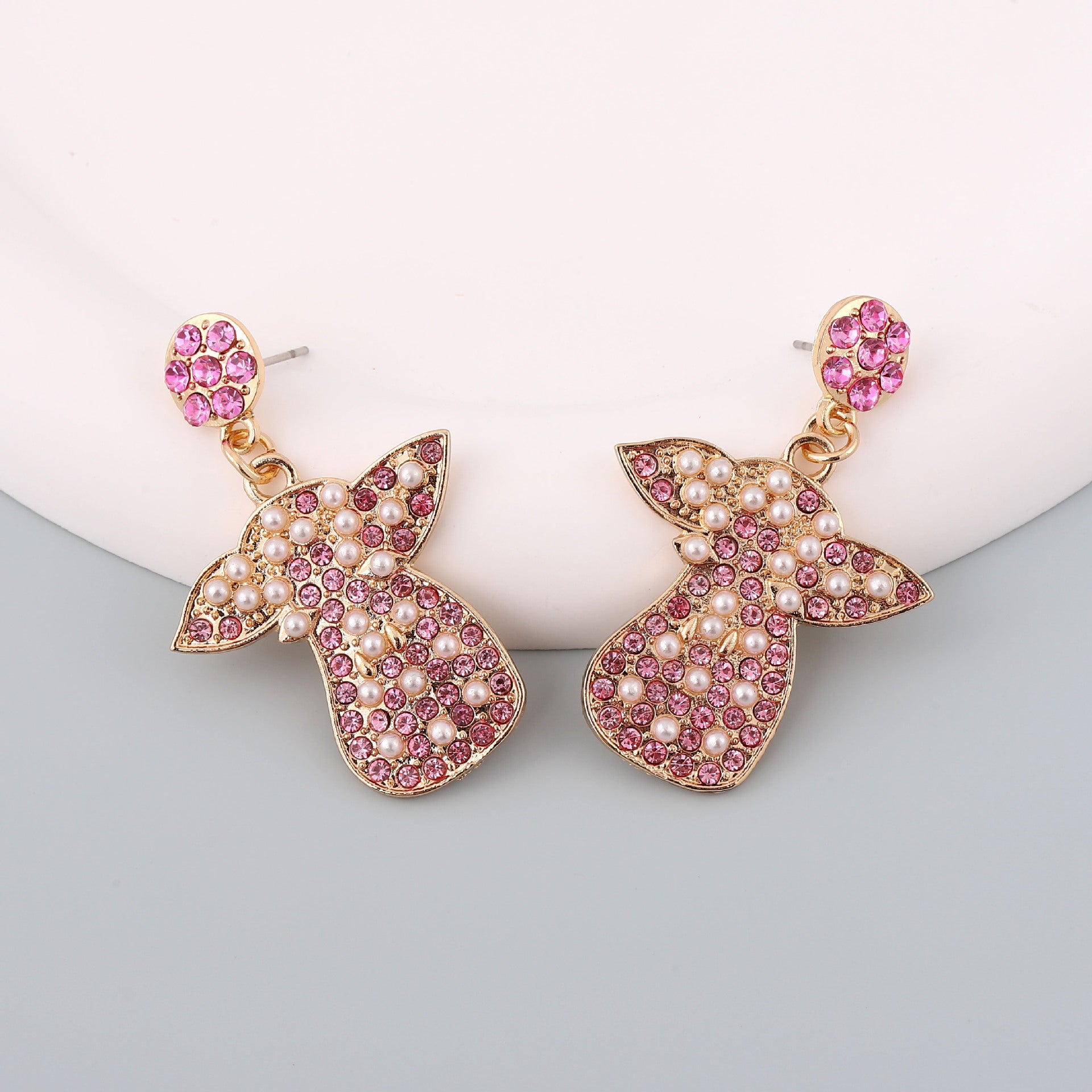 Beautiful Pearl Earring with Unique Style