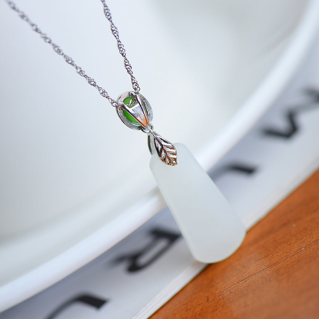 Beautiful Gold Necklace with Unique Style