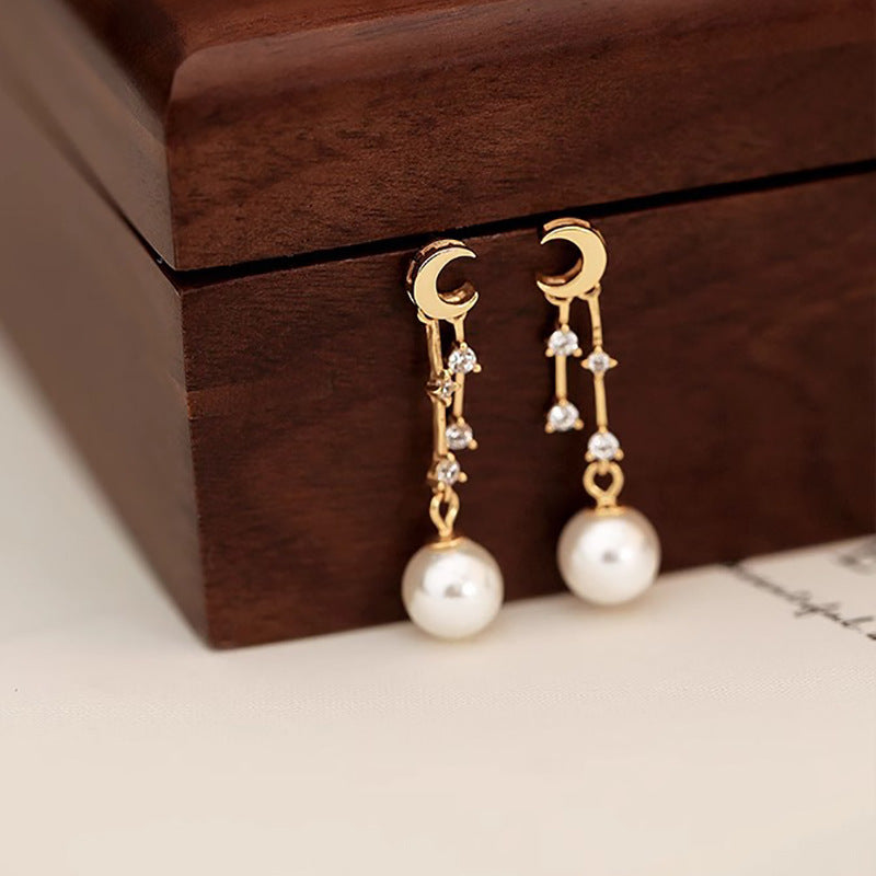 Beautiful Pearl Earring with Unique Style