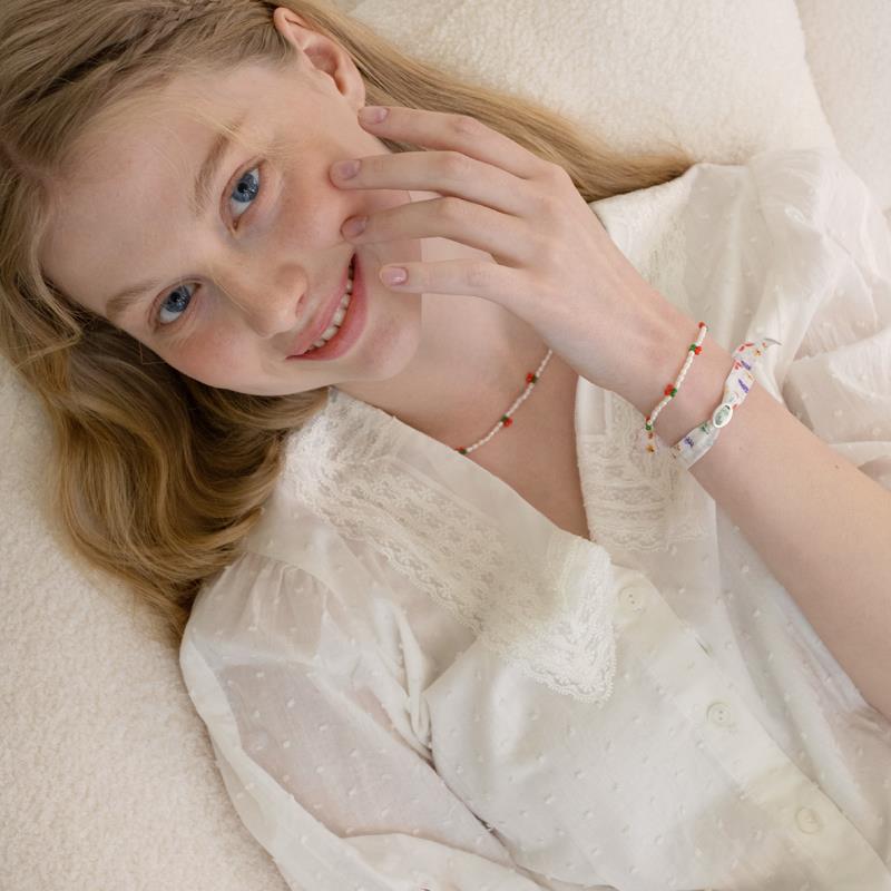 Beautiful Pearl Necklace with Unique Style